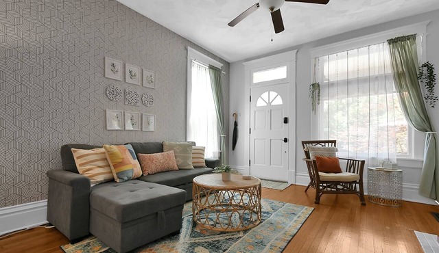 Modern Boho🪴Style 1BR Near DT on Historic Street