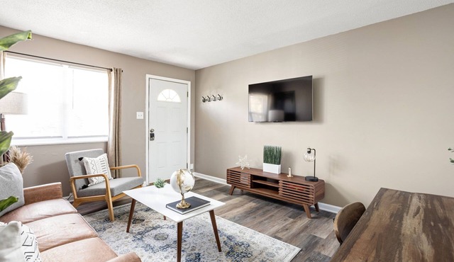 Modern Boho Villas 10 min Airpt./Speedway