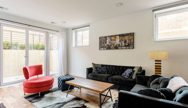 Modern Boutique Condo - "Au coeur de Detroit"