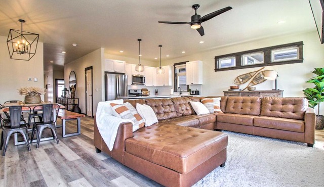 Modern Bozeman Family Townhome with Hot Tub!