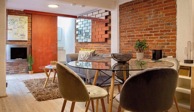 Modern brick retreat in Coyoacán | Patio