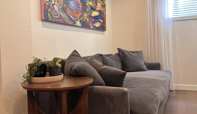 Modern & Bright 1-bedroom apartment - Brand New!