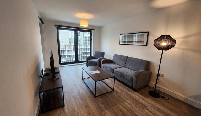 Modern & Bright 2 Bedroom Apartment in Liverpool