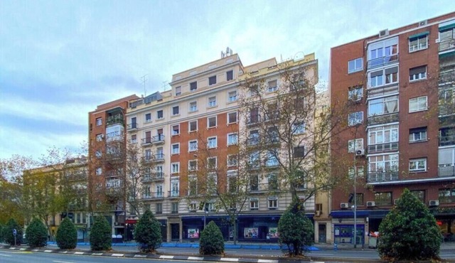 Modern & Bright 3-Bedroom Apartment in Exclusive Salamanca District