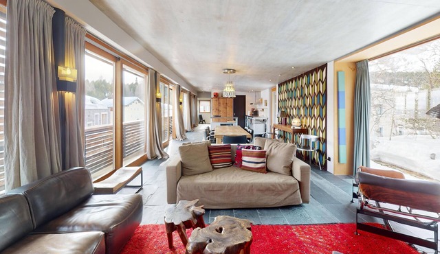 Modern, bright 3½ room apartment on two floors (2nd & 3rd floor) with direct acc