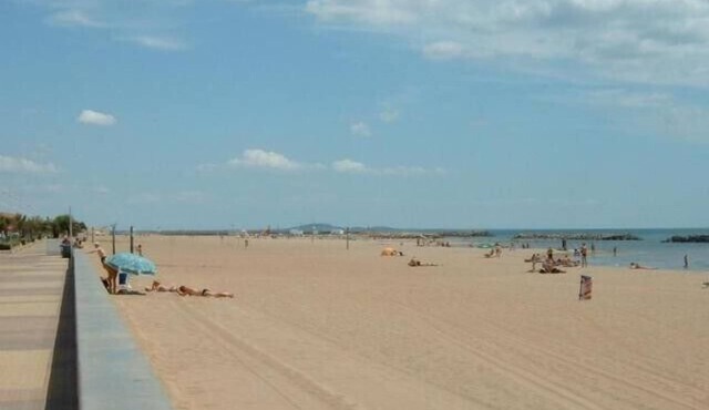 Modern, bright and airy villa with beautiful residents only pool in Valras Plage