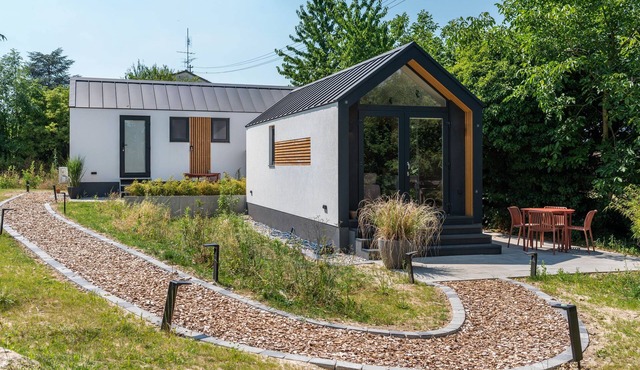 Modern, Bright Tiny House in Nature by Vineyards with Private Terrace in Efringen-Kirchen