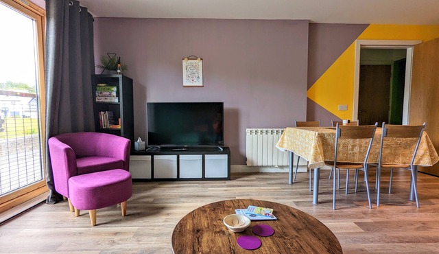 Modern, Bright & Spacious - First Floor Apartment