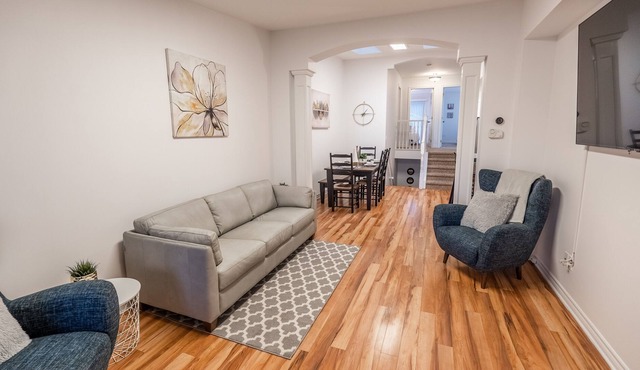 Modern, Bright Townhome - Sleeps9+Wifi+Close To Hwy