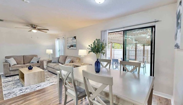 Modern Brooksville Retreat w/Private Backyard