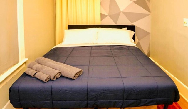 Modern Buffalo Stay Near Falls