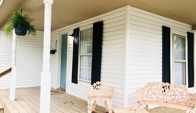 Modern bungalow in the heart of downtown Tahlequah
