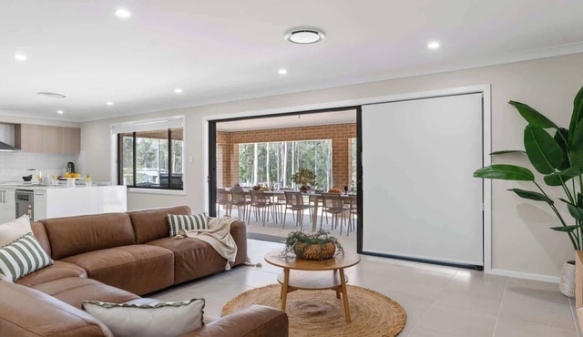 Modern Bush Retreat – Tranquil Escape