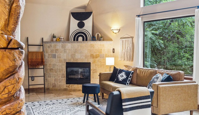 Modern Cabin Getaway in the Heart of Dallas