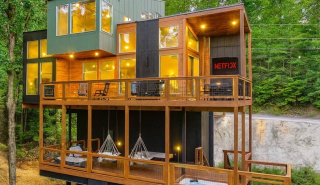Modern Cabin - Heated Swim Spa - Pool Table - Fire Pit