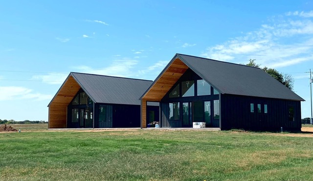 Modern cabin located minutes from Blue River and Downtown Tishomingo.
