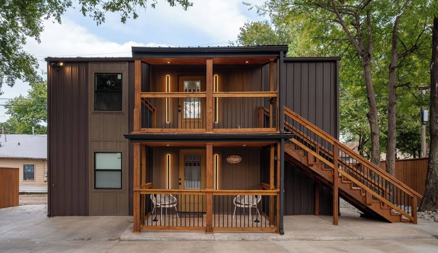 Modern Cabin Mins frm TU, Downtown, Gathering Pl, St John, HIlcrest Downstairs