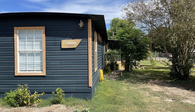 Modern Cabin Oasis 8 mins from Circuit of The Americas - COTA