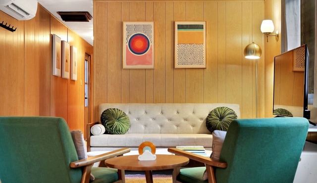 Modern Cabin (Olive)