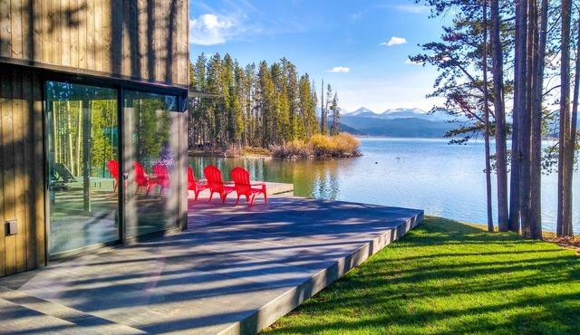 Modern cabin on Georgetown Lake with incredible views and private dock!