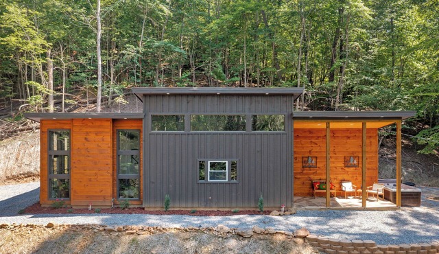 Modern cabin retreat in Coosawattee River Resort