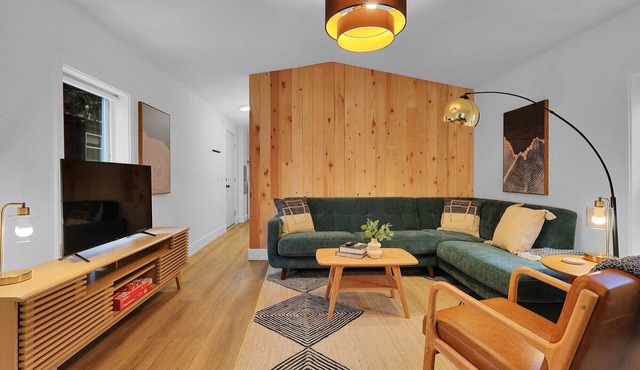 Modern Cabin (Sequoia)