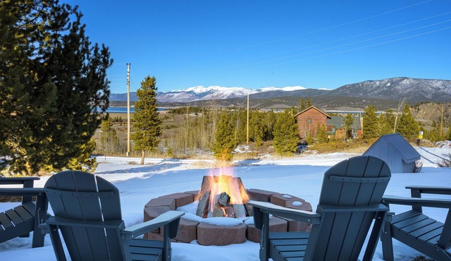 Modern Cabin w/Lake Views | Hot Tub + Firepit