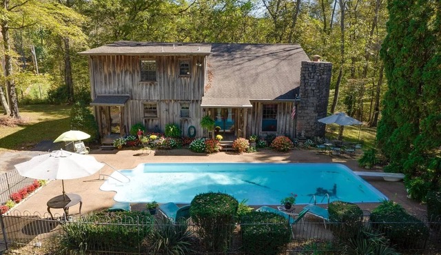 Modern Cabin With Pool Near Nashville!