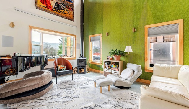 Modern Cabin with Home Theater & Grand Piano near Watkins Glen