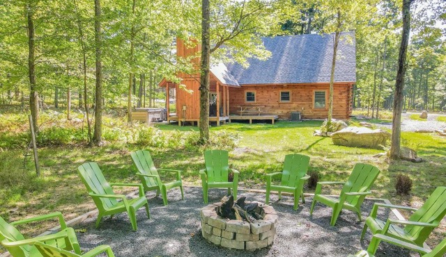Modern Cabin with Hot Tub and Outdoor Fireplace