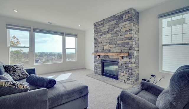 Modern Canton Home: 10 Mi to Lake Allatoona!