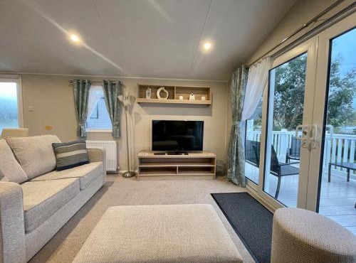 Modern caravan - Whitecliff Bay