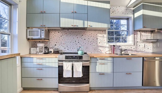 Modern Catskills Home HOT TUB - Pet Friendly!