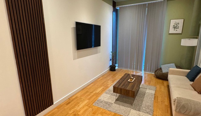 Modern Central Manchester Condo Next To AO Arena - Parking - Local Attractions