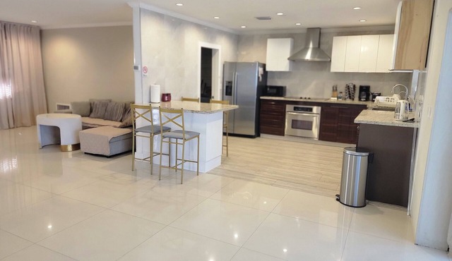 Modern Ceramic Retreat - Newly Remodeled 2BR/2BA