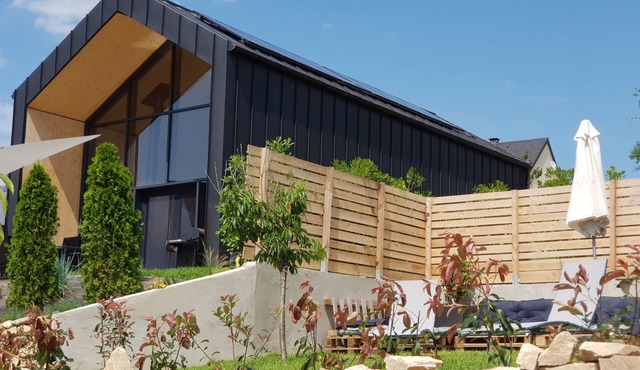 Modern chalet 4 to 6 people Ruynes en Margeride private spa