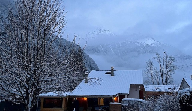 MODERN CHALET LOCATED BETWEEN BOURG D’OISANS AND ALLEMOND - SLEEPS 8