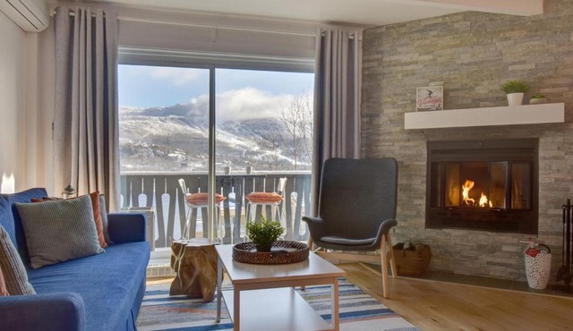 Modern Chalet Beautiful Lake Mountain View
