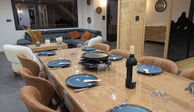 Modern chalet La Tanière with sauna in Le Chinaillon