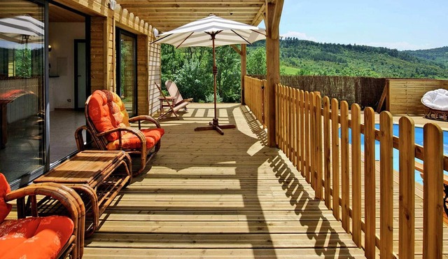 Modern Chalet in Roquetaillade with Swimming Pool