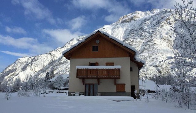 Modern Chalet in V nosc with Swimming Pool