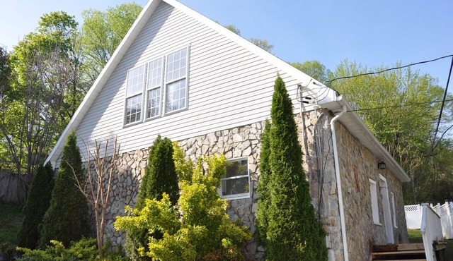 Modern Chalet near Historic Harpers Ferry!