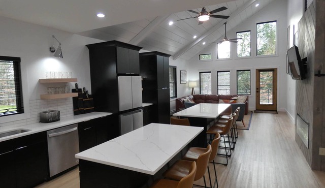 Modern Chalet with Hot Tub and Lake Access