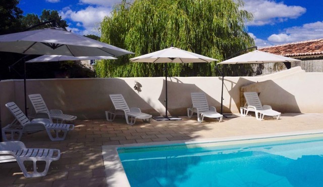 Modern Charentais gîtes, heated pool, free wifi. Kids can be kids & adults relax