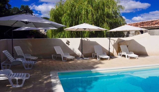 Modern Charentais gîtes, heated pool, free wifi. Kids can be kids & adults relax