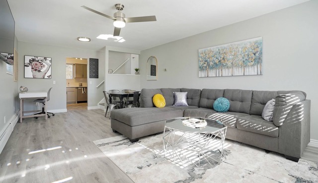 Modern Charmer|Sleeps 10|Close to Denver|Mountains