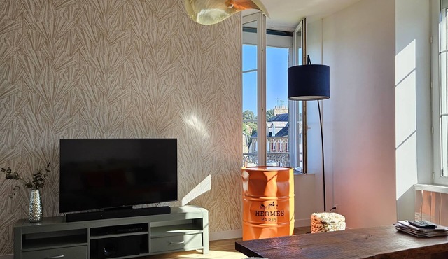 Modern & Charming Apartment