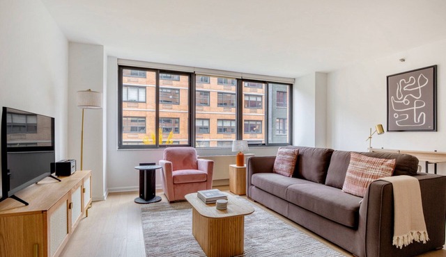 Modern Chelsea 2BR w/Gym & W/D, nr Chelsea Piers, by Blueground