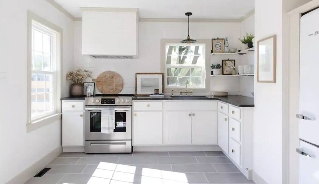 Modern & Chic Cottage in Marietta