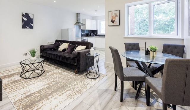 Modern-City Centre-Short Stays & long term